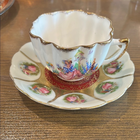 Vintage 24k Gold Floral Tea Cup and Saucer - Picture 9 of 9